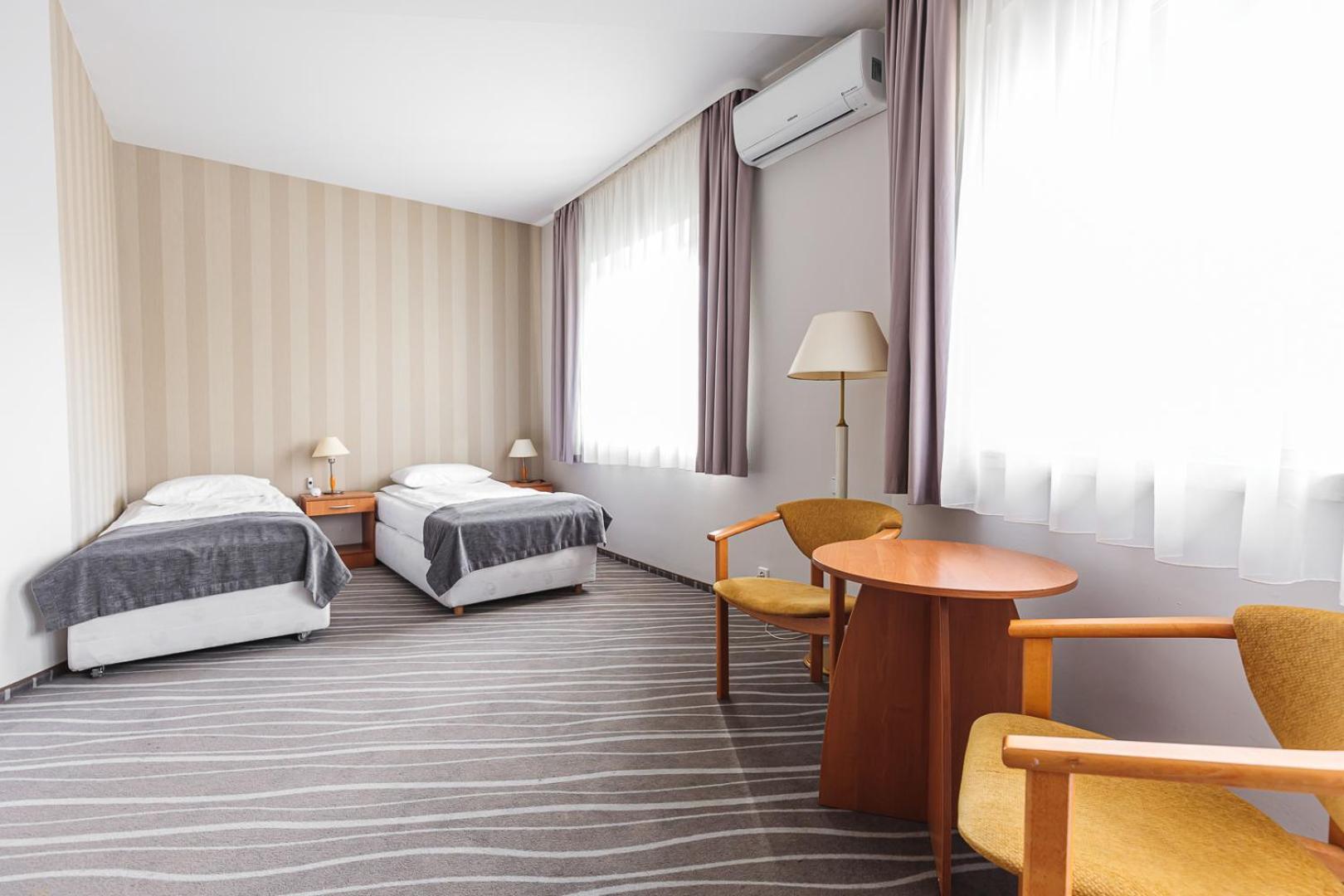 Hotel Akwawit Leszno  Buitenkant foto