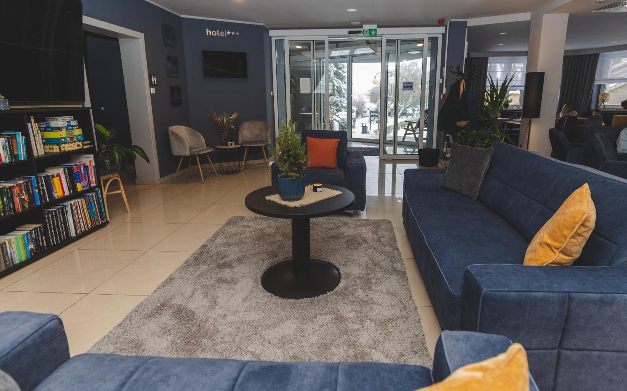 Hotel Akwawit Leszno  Buitenkant foto